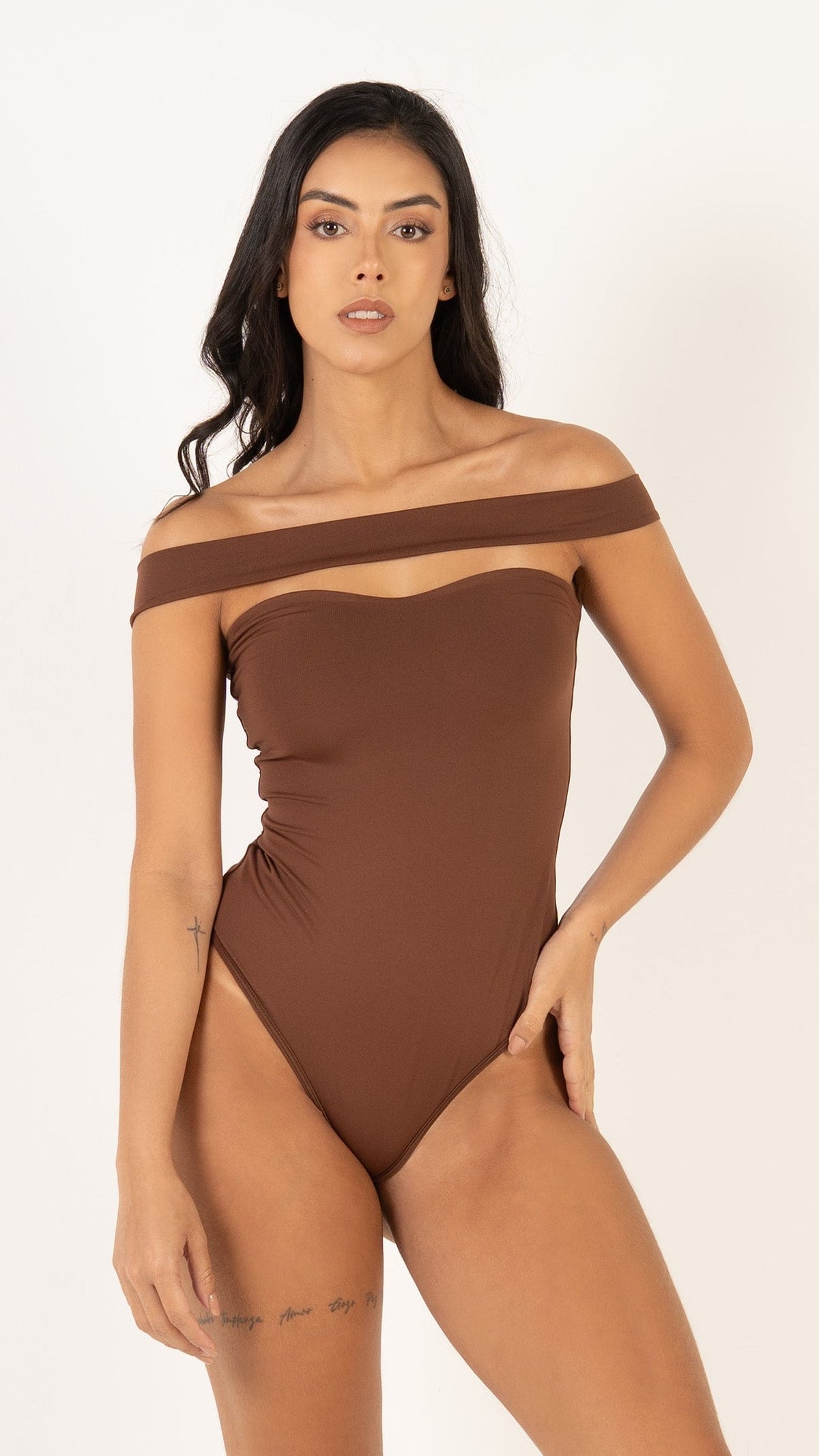 Body Aria color cafe para mujer